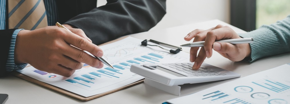 Two people discussing finances